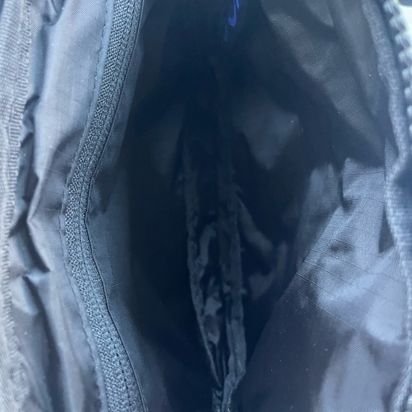 NWOT BAGGU Fanny Pack - Picture 6 of 10